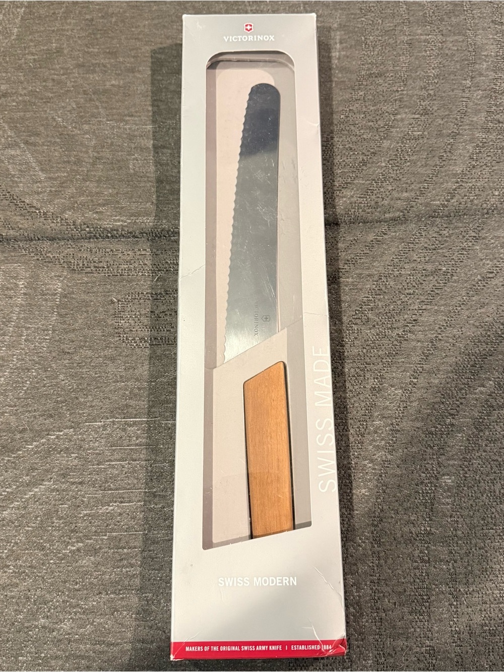 Victorinox Swiss Modern Serrated Bread Knife - Wood Handle